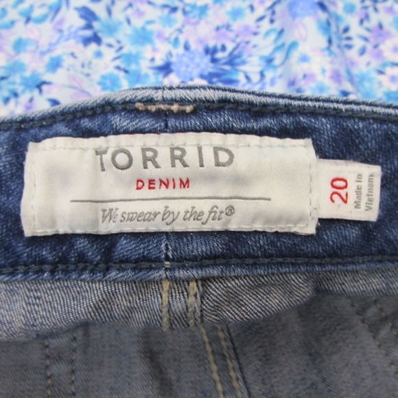 Torrid Jean Shorts - Picture 3 of 4